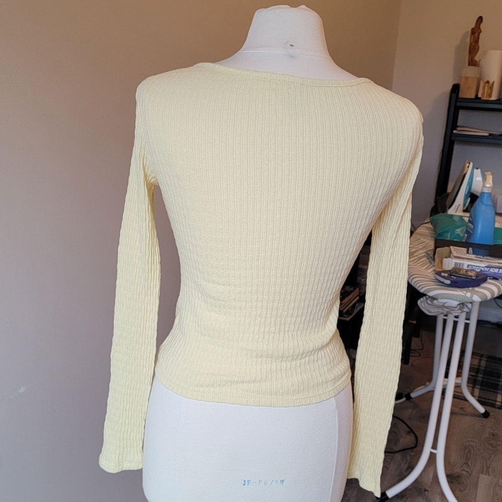 Mudd Cream Ribbed Knit Top - Picture 2 of 3